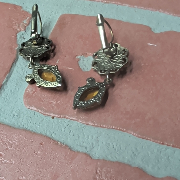 Green Gemstone Clip On Earrings - Women Jewelry - Picture 3 of 4